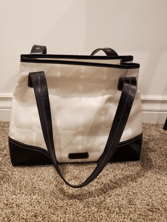 Nine & Co white and black purse - Picture 7 of 7